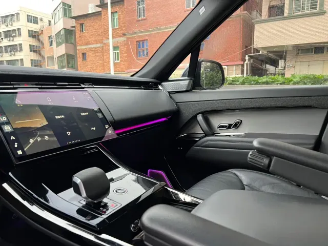 Land Rover Range Rover Sport — Фото автомобиля 6