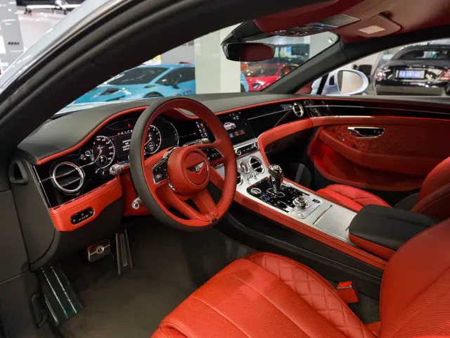 Bentley Continental — Фото автомобиля 4
