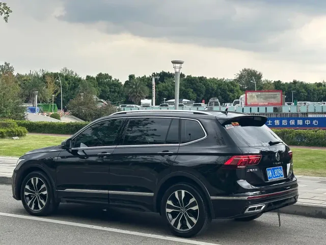 Volkswagen Tiguan L — Фото автомобиля 6
