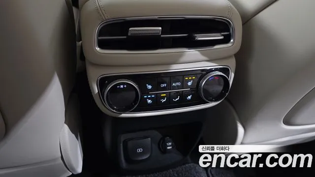 Genesis GV80 — Фото автомобиля 25
