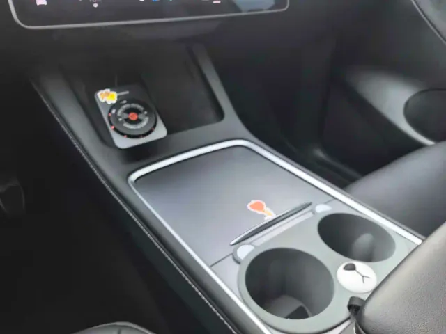 Tesla Model Y 2023 Long Range All-Wheel Drive Edition — Фото автомобиля 10