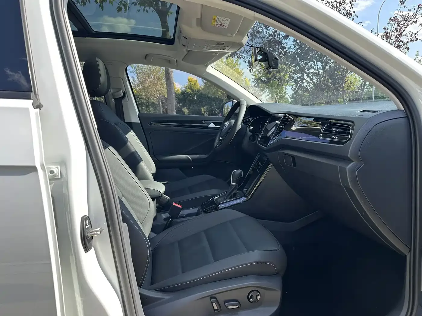 Volkswagen Volkswagen T-ROC 2022 280TSI DSG 2WD Comfort PLUS — Фото автомобиля 11