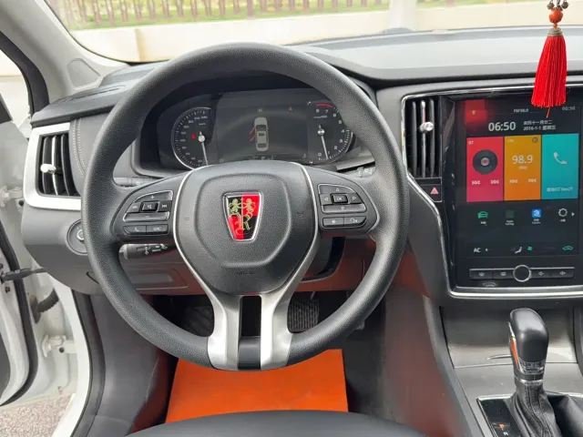 Roewe i6 — Фото автомобиля 13