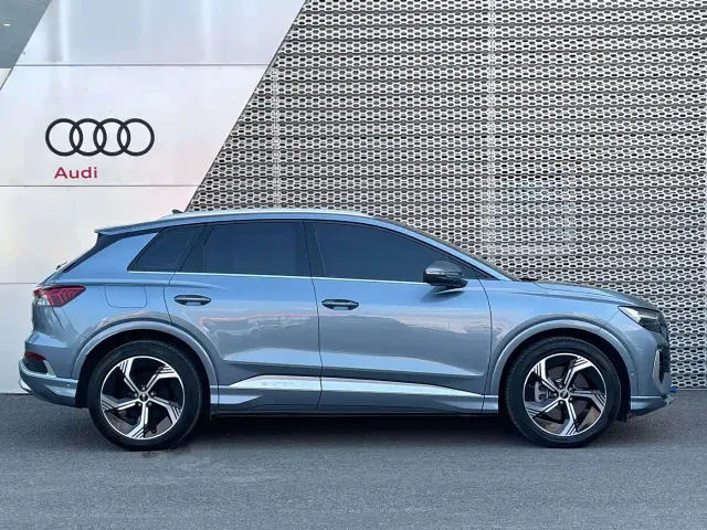 Audi Q4 e-tron — Фото автомобиля 3