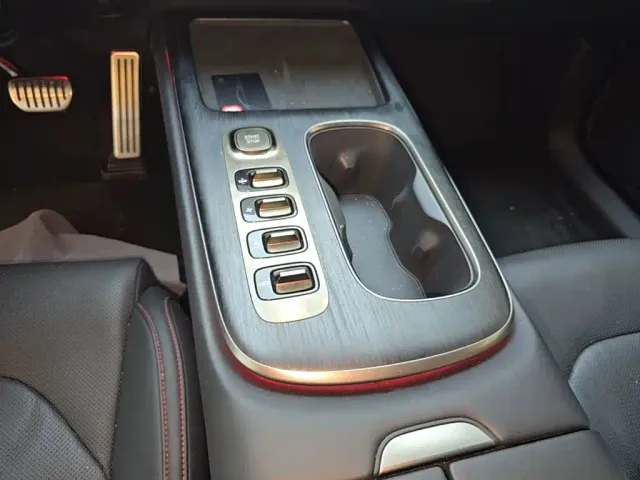 Xiaomi SU7 — Фото автомобиля 9