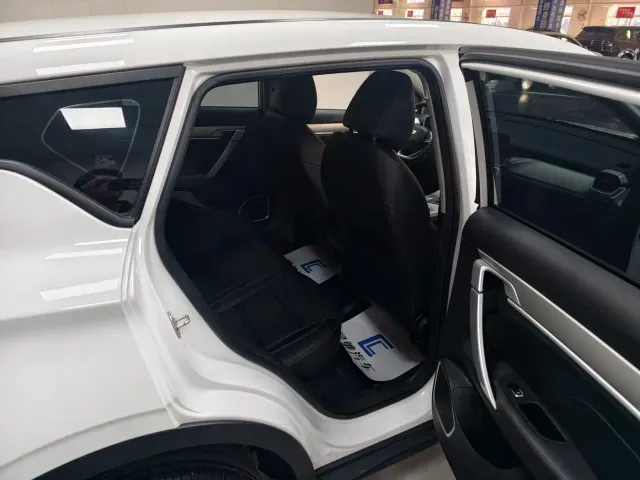 Geely Binyue — Фото автомобиля 18