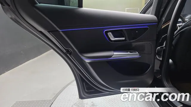 Mercedes-Benz E-Class — Фото автомобиля 25