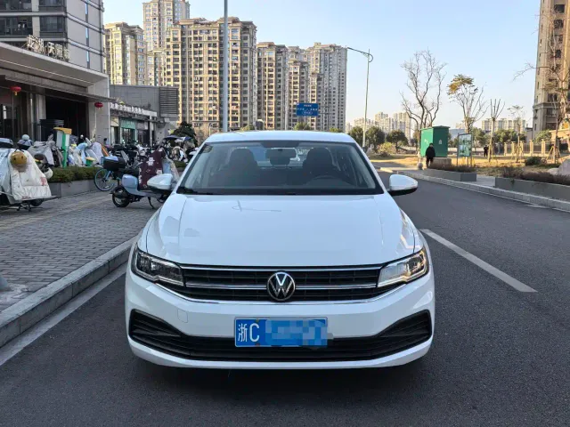 Volkswagen Bora — Фото автомобиля 2
