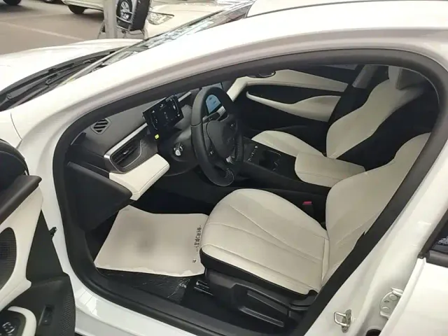 BYD Seal 05 DM-i — Фото автомобиля 15