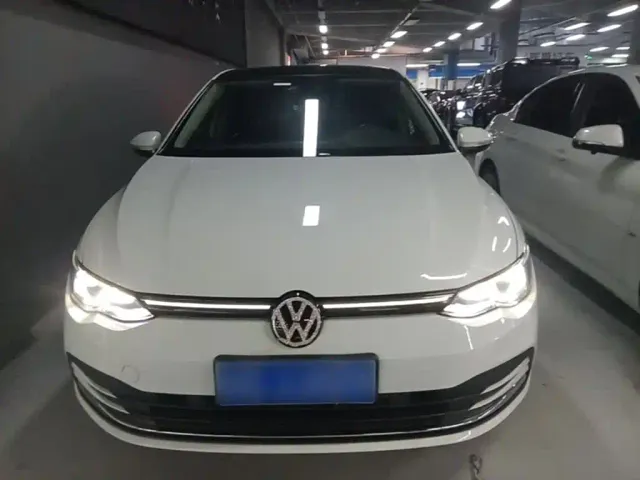 Volkswagen Golf — Фото автомобиля 2