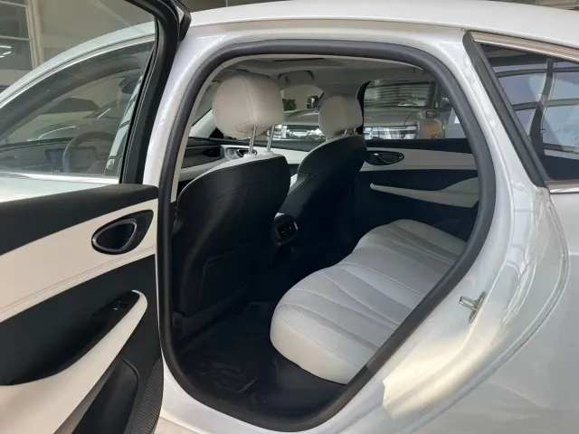 BYD Seal 05 DM-i — Фото автомобиля 5