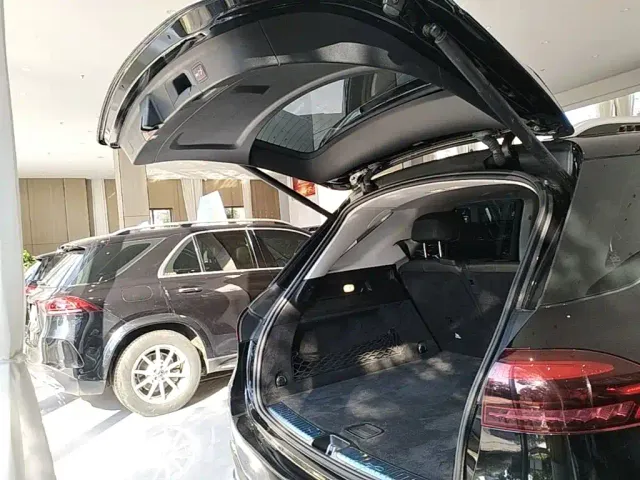 Mercedes-Benz GLE-Class — Фото автомобиля 18