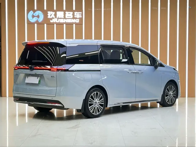 GAC Trumpchi E8 — Фото автомобиля 22