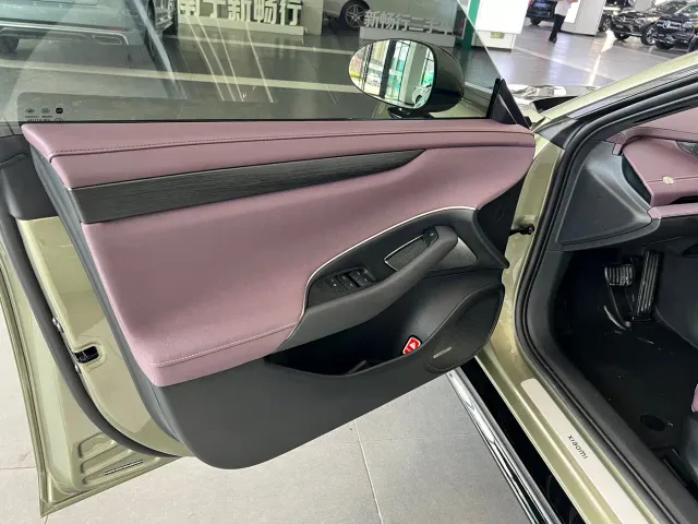 Xiaomi SU7 — Фото автомобиля 22