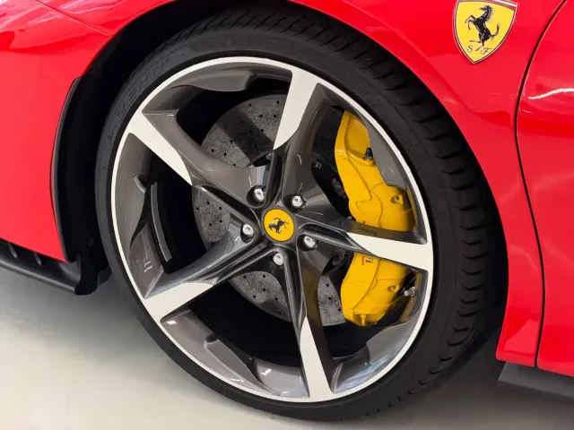 Ferrari SF90 — Фото автомобиля 13