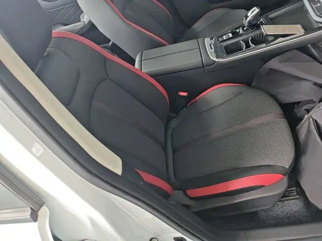 Dongfeng Yixuan MAX — Фото автомобиля 24