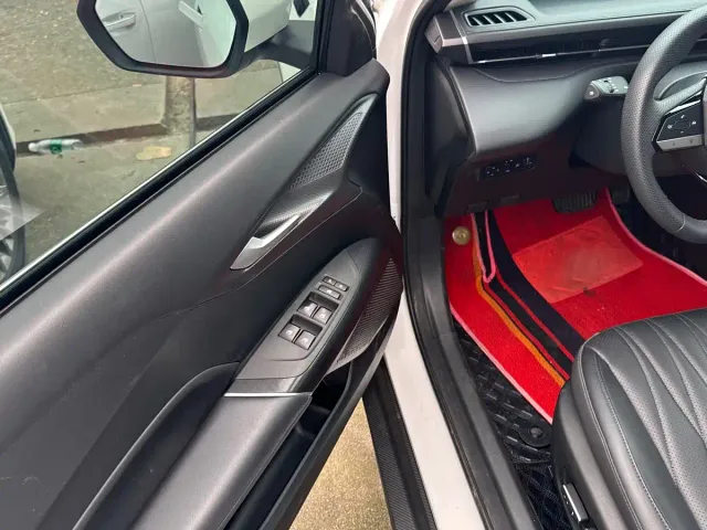 Changan Eado — Фото автомобиля 6
