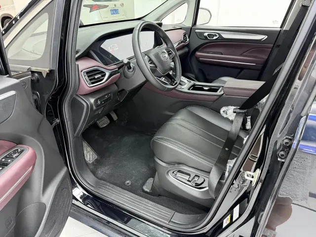 GAC Trumpchi M6 — Фото автомобиля 12