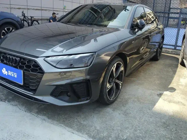 Фотография автомобиля — Audi A4L