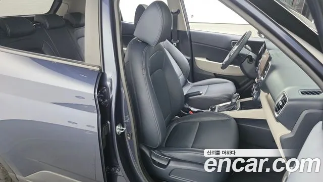 Hyundai Venue — Фото автомобиля 16