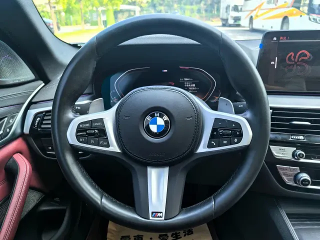 BMW 5 Series — Фото автомобиля 17