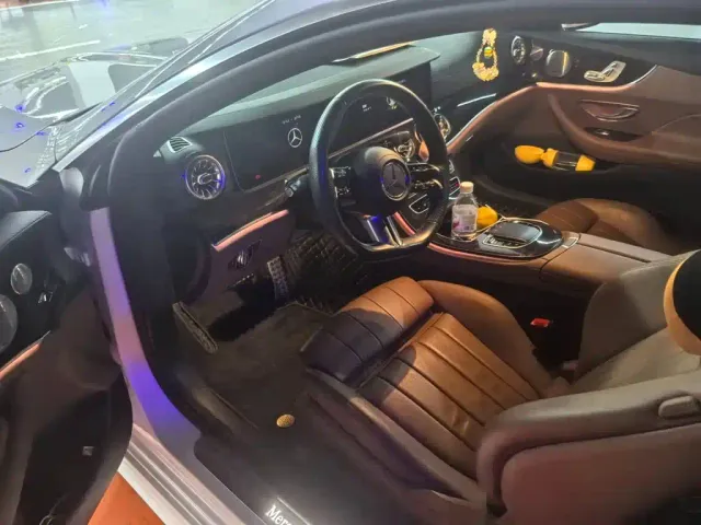 Mercedes-Benz E-Class — Фото автомобиля 4