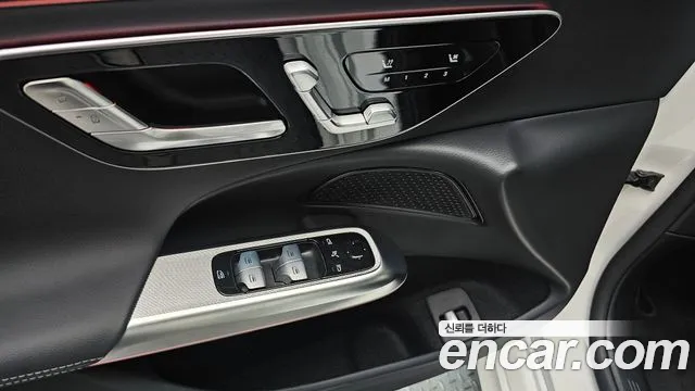 Mercedes-Benz E-Class — Фото автомобиля 25