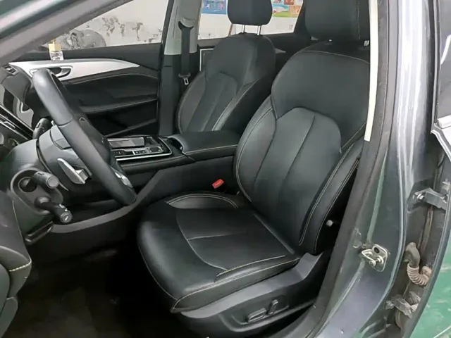 Roewe i6 MAX — Фото автомобиля 10