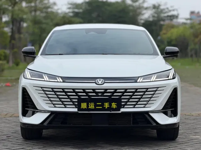 Changan Eado — Фото автомобиля 2