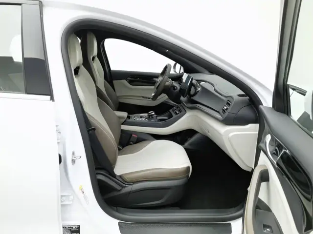 BYD Qin PLUS — Фото автомобиля 23