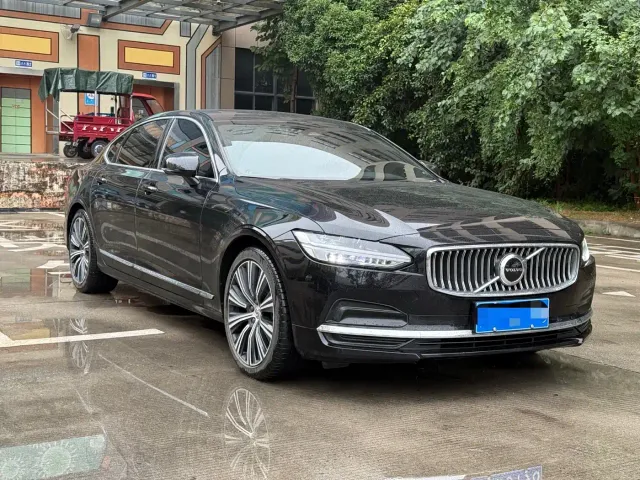 Volvo S90 — Фото автомобиля 3