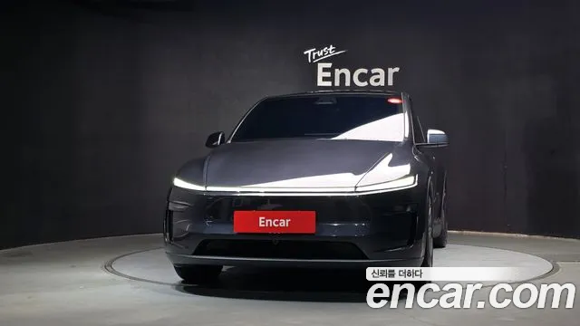 Tesla Model Y — Фото автомобиля 3