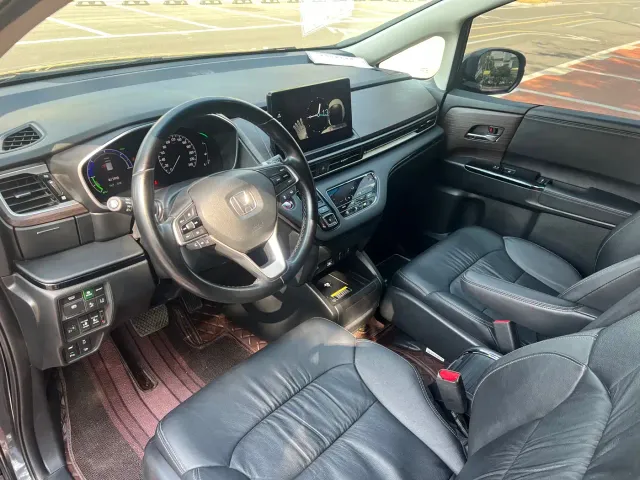Honda Odyssey — Фото автомобиля 4