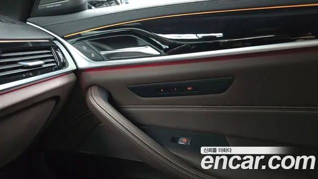 BMW 5-Series — Фото автомобиля 17