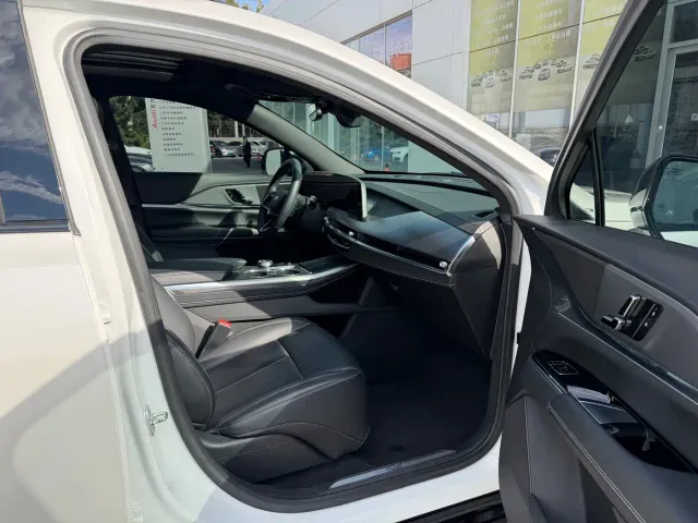 Cadillac XT5 — Фото автомобиля 19