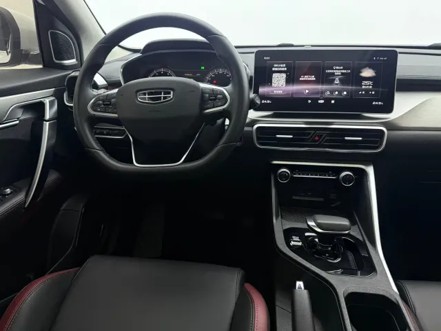 Geely Binyue — Фото автомобиля 10
