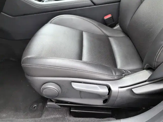 Mazda Axela — Фото автомобиля 20