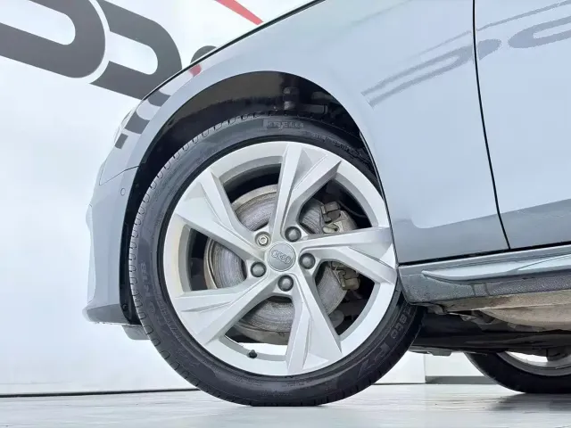 Audi A4L — Фото автомобиля 18