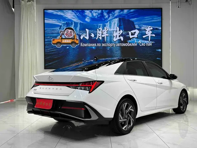 Hyundai Elantra — Фото автомобиля 4