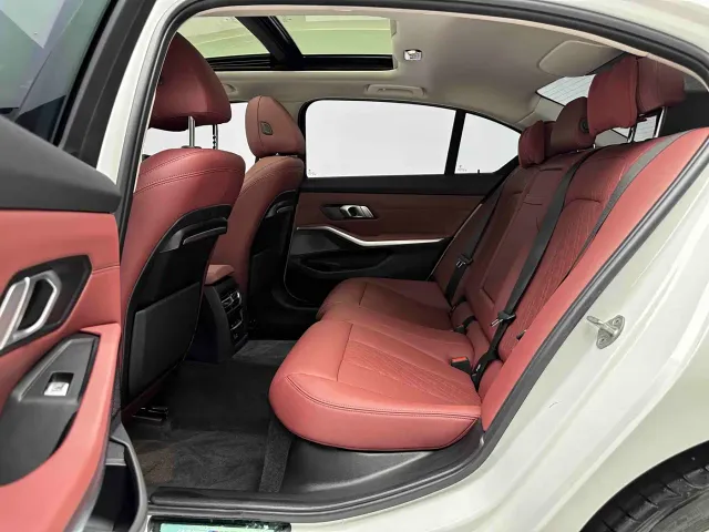 BMW 3 Series — Фото автомобиля 5