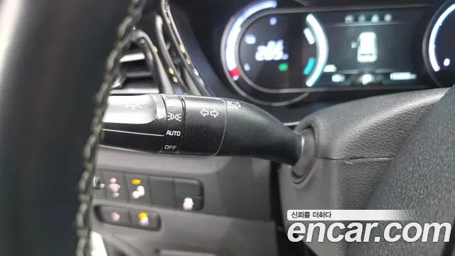 Kia Niro — Фото автомобиля 28