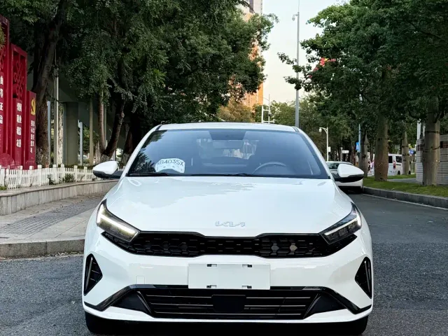 Kia K3 — Фото автомобиля 2