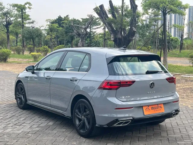 Volkswagen Golf — Фото автомобиля 16