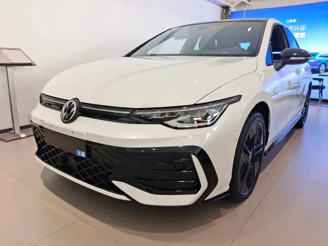 Фотография автомобиля — Volkswagen Golf