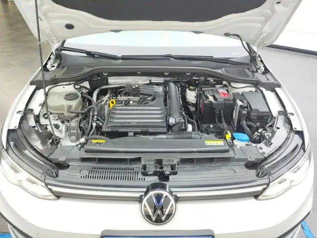 Volkswagen Golf — Фото автомобиля 10