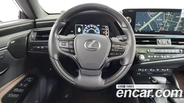 Lexus ES — Фото автомобиля 12
