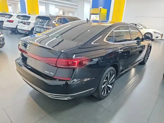 Volkswagen Passat — Фото автомобиля 6