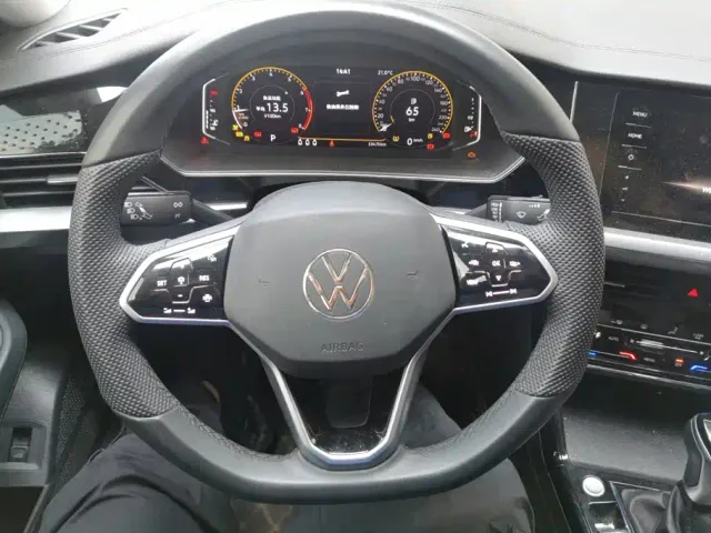 Volkswagen Passat — Фото автомобиля 15