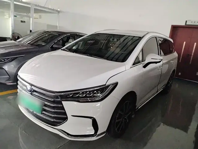 Фотография автомобиля — BYD Song MAX