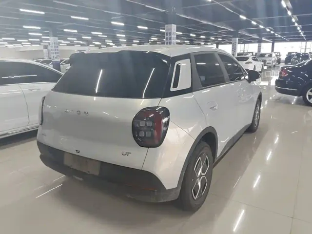 GAC Aion UT — Фото автомобиля 6